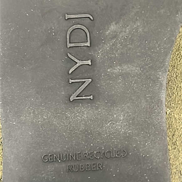 NYDJ Olive NWOT Gillian Suede Pointed Toe Booties w/ 1 1/2” Heel sz.6 1/2 - Picture 12 of 12